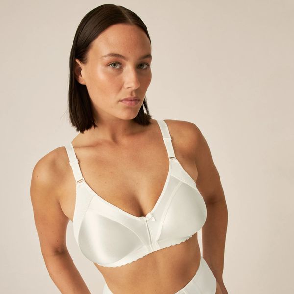 Bali by Satin Tracings Underwire Minimizer Bra, white colour, 75F